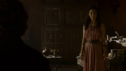 extant_GameOfThrones_4x02-TheLionAndTheRose_1790