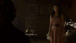 extant_GameOfThrones_4x02-TheLionAndTheRose_1794
