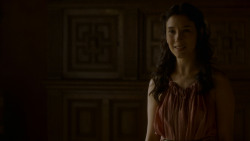 extant_GameOfThrones_4x02-TheLionAndTheRose_1801