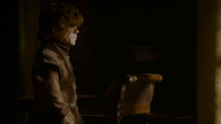 extant_GameOfThrones_4x02-TheLionAndTheRose_1802