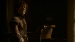 extant_GameOfThrones_4x02-TheLionAndTheRose_1810