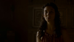 extant_GameOfThrones_4x02-TheLionAndTheRose_1827