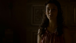 extant_GameOfThrones_4x02-TheLionAndTheRose_1830