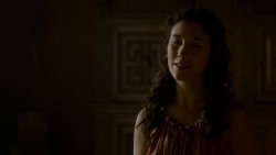 extant_GameOfThrones_4x02-TheLionAndTheRose_1845