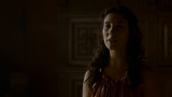 extant_GameOfThrones_4x02-TheLionAndTheRose_1846