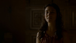 extant_GameOfThrones_4x02-TheLionAndTheRose_1848