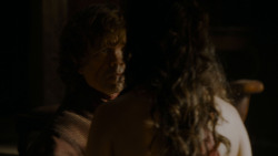extant_GameOfThrones_4x02-TheLionAndTheRose_1870
