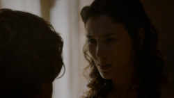extant_GameOfThrones_4x02-TheLionAndTheRose_1874