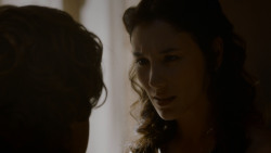 extant_GameOfThrones_4x02-TheLionAndTheRose_1875