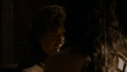 extant_GameOfThrones_4x02-TheLionAndTheRose_1877