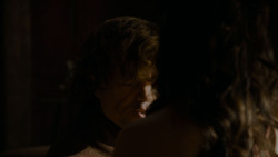 extant_GameOfThrones_4x02-TheLionAndTheRose_1878
