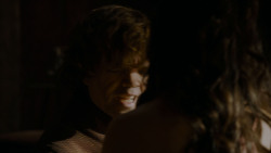 extant_GameOfThrones_4x02-TheLionAndTheRose_1880