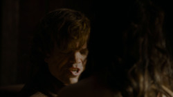 extant_GameOfThrones_4x02-TheLionAndTheRose_1881