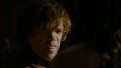 extant_GameOfThrones_4x02-TheLionAndTheRose_1898