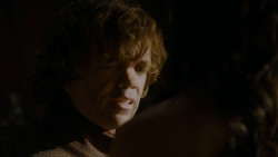 extant_GameOfThrones_4x02-TheLionAndTheRose_1899