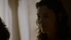 extant_GameOfThrones_4x02-TheLionAndTheRose_1902