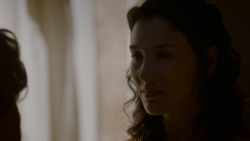 extant_GameOfThrones_4x02-TheLionAndTheRose_1904