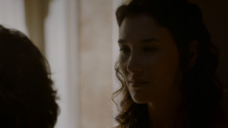 extant_GameOfThrones_4x02-TheLionAndTheRose_1906