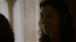 extant_GameOfThrones_4x02-TheLionAndTheRose_1909