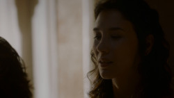 extant_GameOfThrones_4x02-TheLionAndTheRose_1910
