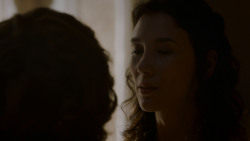 extant_GameOfThrones_4x02-TheLionAndTheRose_1915