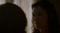 extant_GameOfThrones_4x02-TheLionAndTheRose_1928