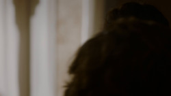 extant_GameOfThrones_4x02-TheLionAndTheRose_1931
