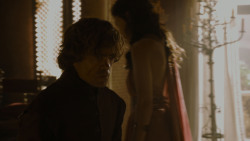 extant_GameOfThrones_4x02-TheLionAndTheRose_1932