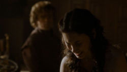 extant_GameOfThrones_4x02-TheLionAndTheRose_1960