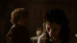 extant_GameOfThrones_4x02-TheLionAndTheRose_1969