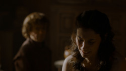 extant_GameOfThrones_4x02-TheLionAndTheRose_1970