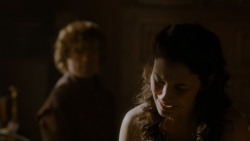 extant_GameOfThrones_4x02-TheLionAndTheRose_1974