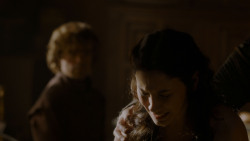 extant_GameOfThrones_4x02-TheLionAndTheRose_1979