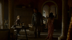 extant_GameOfThrones_4x02-TheLionAndTheRose_1985