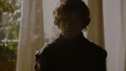 extant_GameOfThrones_4x02-TheLionAndTheRose_2000