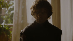 extant_GameOfThrones_4x02-TheLionAndTheRose_2005