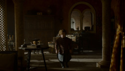 extant_GameOfThrones_4x02-TheLionAndTheRose_2014