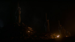 extant_GameOfThrones_4x02-TheLionAndTheRose_2033