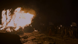 extant_GameOfThrones_4x02-TheLionAndTheRose_2074