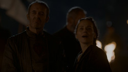 extant_GameOfThrones_4x02-TheLionAndTheRose_2101