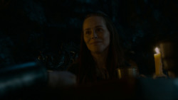 extant_GameOfThrones_4x02-TheLionAndTheRose_2271
