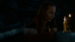 extant_GameOfThrones_4x02-TheLionAndTheRose_2338