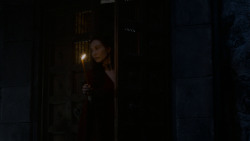 extant_GameOfThrones_4x02-TheLionAndTheRose_2389