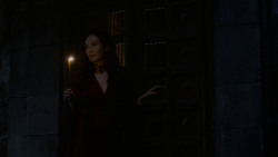 extant_GameOfThrones_4x02-TheLionAndTheRose_2401