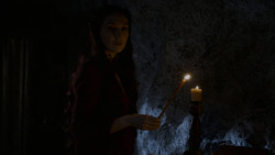 extant_GameOfThrones_4x02-TheLionAndTheRose_2412