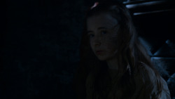 extant_GameOfThrones_4x02-TheLionAndTheRose_2416