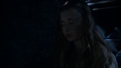 extant_GameOfThrones_4x02-TheLionAndTheRose_2417