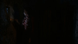 extant_GameOfThrones_4x02-TheLionAndTheRose_2423