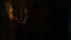 extant_GameOfThrones_4x02-TheLionAndTheRose_2438
