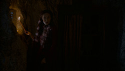 extant_GameOfThrones_4x02-TheLionAndTheRose_2440